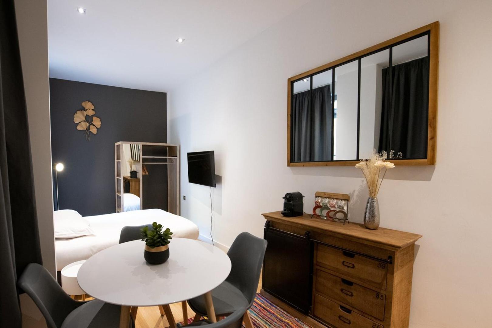 Le St Germain - Petillant Studio Decore Avec Gout En Centre-Ville Lyon Bagian luar foto